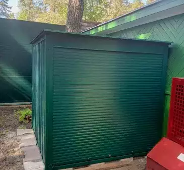 Контейнер для хозяйственных нужд в сочном зеленом цвете в КП Жуковка, Одинцовский р-н, МО