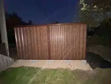 Хозблок для хозяйственных вещей в расцветке "под дерево" в с. Виноградово, г.о. Мытищи, МО