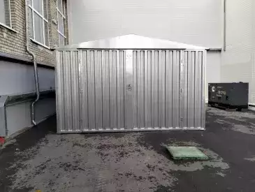 Вместительный гараж для складского помещения в цинковом цвете в пос. Смирновка, г.о. Солнечногорск, МО Вместительный гараж для складского помещения в цинковом цвете в пос. Смирновка, г.о. Солнечногорск, МО