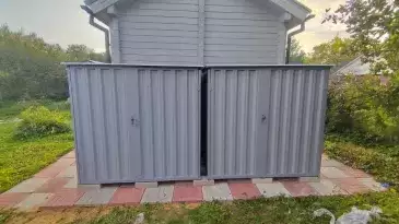 Две дровницы для хранения дров в сигнальном сером цвете в дер. Рождествено, Наро-Фоминский р-н, МО