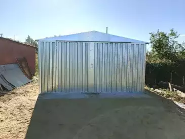 Вместительный хозблок для хозяйственных принадлежностей в цинковом цвете в дер. Опарино, Сергиево-Посадский г.о, МО