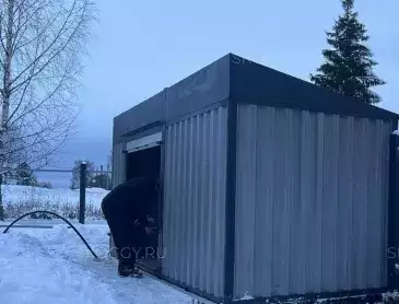 Хозблок для хозяйственных вещей в комбинированной расцветке в дер. Дубки, Шекснинский р-н, Вологодская обл.