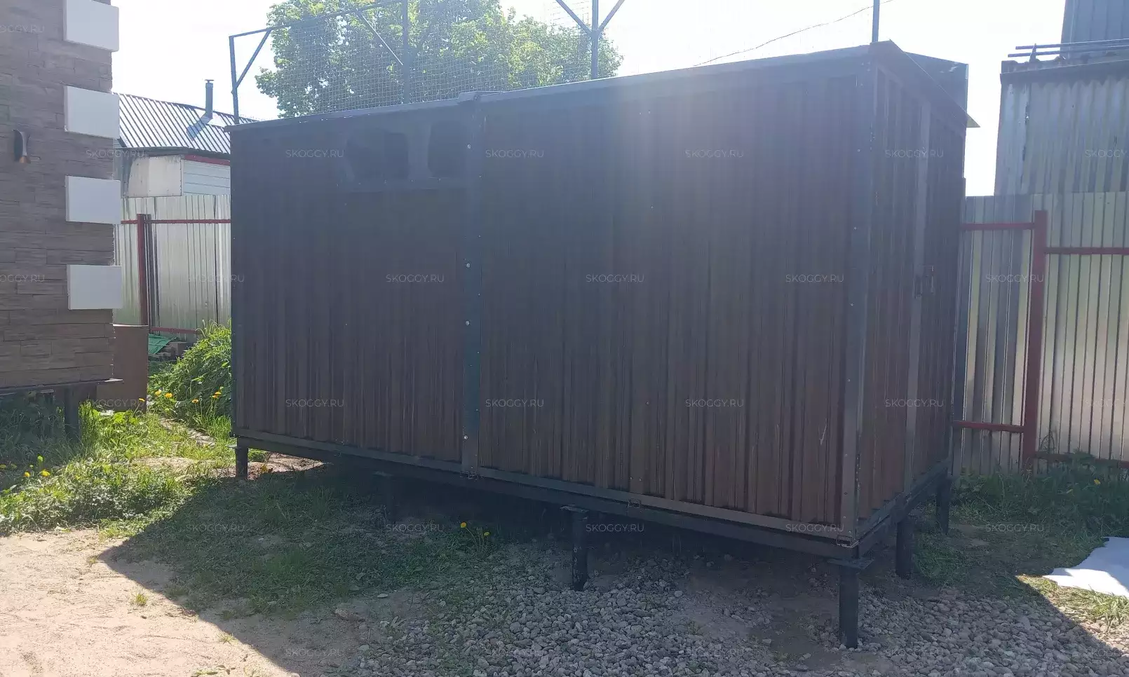 Хозблок Скогги с отделкой «Темный Дуб»
