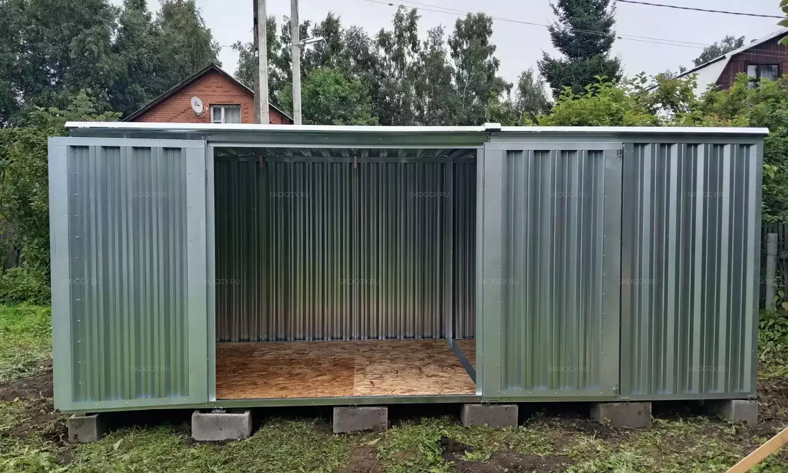 Хозблок SKOGGY в цинке с плоской крышей